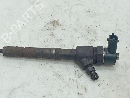 Inyector Inyector FIAT GRANDE PUNTO (199_) 1.3 D Multijet (75 hp) 37419803 37419803
