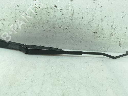 Used Front windshield wiper arm Front windshield wiper arm 38107505 38107505