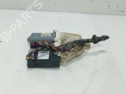 left-front-window-motor-seat-toledo-iii-5p2-2004-2005-2006-2007-2008-2009-33809918 main image