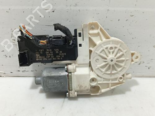 Portierruitmotor linksvoor PEUGEOT 407 SW (6E_, 6D_) 2.0 HDi 135 (136 hp) 31100839