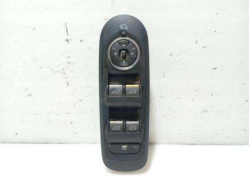 Mando elevalunas delantero izquierdo FORD MONDEO IV Saloon (BA7) [2007-2015]  31104293