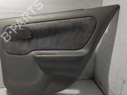 Garniture arrière droite NISSAN PRIMERA Hatchback (P11) 2.0 TD (90 hp) 31106724