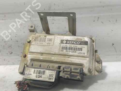 Computer motormanagement HYUNDAI ACCENT II (LC) 1.3 (84 hp) 31098953