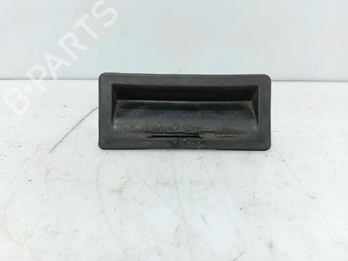 Used Tailgate handle Tailgate handle VW PASSAT B7 (362) 2.0 TDI (140 hp) 33809881 33809881