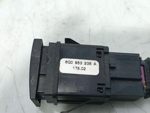 Warning switch VW POLO IV (9N_, 9A_) 1.9 SDI | BP32424730I22