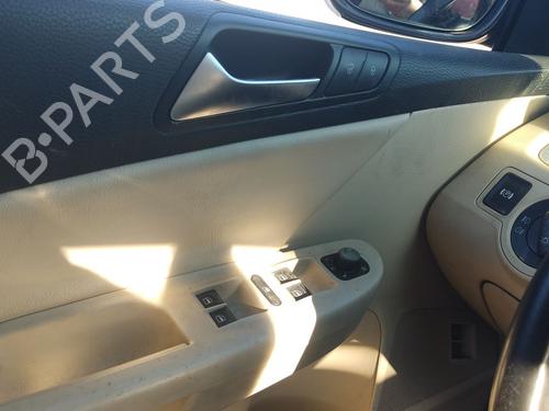 Fuse box VW PASSAT B6 Variant (3C5) 2.0 TDI | BP34715415E1 - Image 28