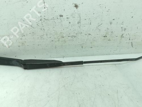 Used Front windshield wiper arm Front windshield wiper arm 38107506 38107506