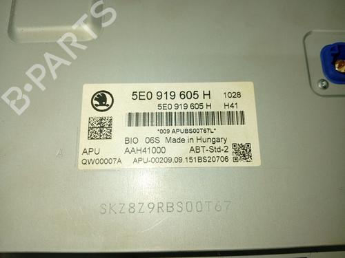 Radio SKODA OCTAVIA III (5E3, NL3, NR3) 1.6 TDI | BP31105279E6