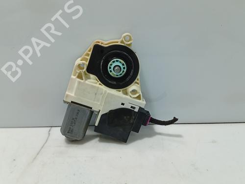 Używane Silniczek podnośnika szyby przedniej prawej SEAT IBIZA III (6L1) 1.4 TDI (80 hp) 31109496