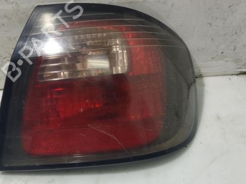 Used Right taillight NISSAN PRIMERA Hatchback (P11) 2.0 TD (90 hp) 31106302