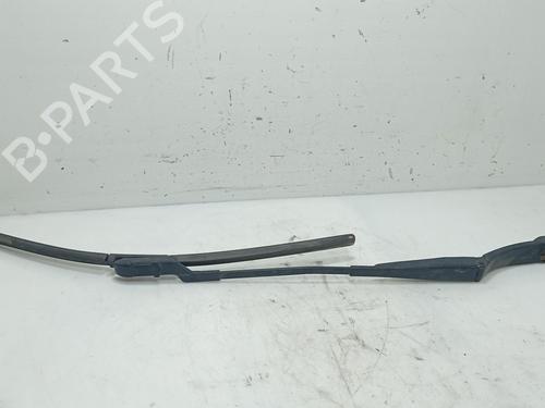 Used Front windshield wiper arm Front windshield wiper arm 36991801 36991801