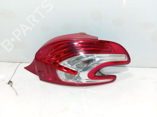 Used Right taillight Right taillight 37608109 37608109