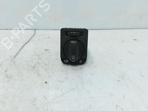 Used Headlight switch Headlight switch OPEL OMEGA A (V87) 2.4 i (F19, M19, N19) (125 hp) 34402900 34402900