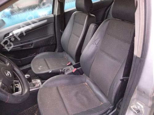 Seat buckle OPEL ASTRA H (A04) 1.7 CDTI (L48) | BP32305679I32