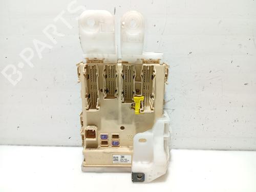 Caixa de fusíveis TOYOTA AURIS Estate (_E18_) 1.8 Hybrid (ZWE186_, ZWE186R, ZWE186H) (136 hp) 31107973