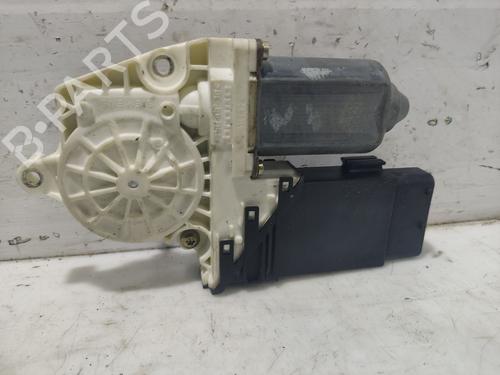 Rudehejsemotor forskærm venstre SEAT LEON (1M1) 1.9 TDI (110 hp) 31104432