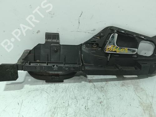 Venstre fortil invendig håndtag Venstre fortil invendig håndtag SEAT CORDOBA Vario (6K5) 1.4 i (60 hp) 39808740 39808740