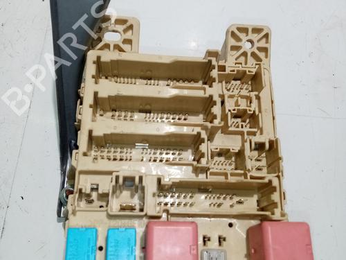 Used Fuse box Fuse box 19010682 19010682