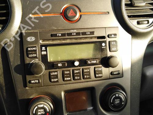 Used Radio KIA CARENS III MPV (UN) 2.0 CRDi 115 (115 hp) 24688874