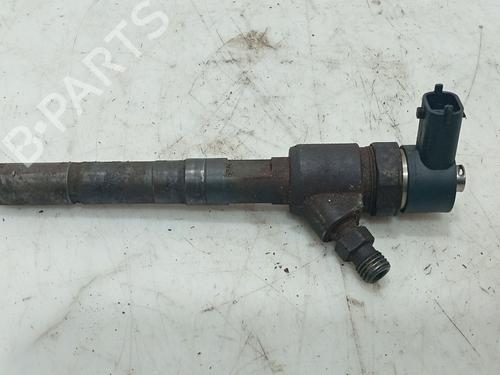 Inyector Inyector FIAT GRANDE PUNTO (199_) 1.3 D Multijet (75 hp) 37419804 37419804