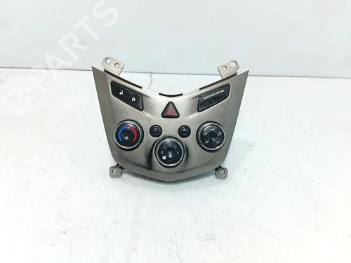 Used Climate control CHEVROLET AVEO Hatchback (T300) 1.3 D (95 hp) 32301483