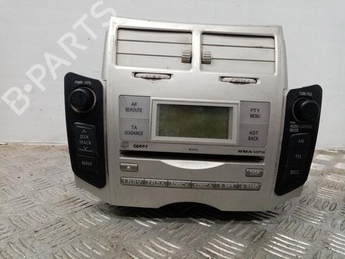 Used Radio TOYOTA YARIS (_P9_) 1.3 VVT-i (SCP90_, SCP90R) (87 hp) 18972668