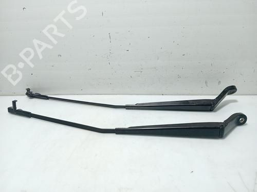 Used Front windshield wiper arm PEUGEOT 407 (6D_) 2.0 HDi 135 (6DRHRH, 6DRHRE, 6DRHRG, 6DRHRJ) (136 hp) 31105681