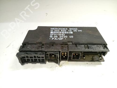 Used Electronic module Electronic module MERCEDES-BENZ 124 Saloon (W124) 200 D (124.120) (72 hp) 31104977 31104977