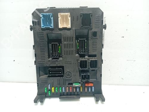 Used Fuse box PEUGEOT 407 (6D_) 1.8 16V (6D6FYC) (125 hp) 31106435