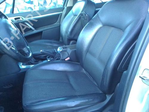 Højre Foran Tågelygte PEUGEOT 407 SW (6E_, 6D_) 2.0 HDi 135 | BP19005462C31 