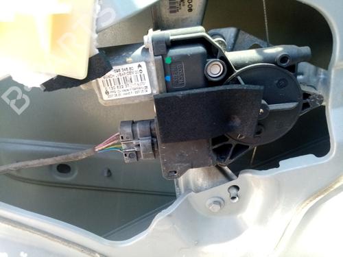 Left rear window motor PEUGEOT 308 I (4A_, 4C_) 2.0 HDi | BP24696198E23