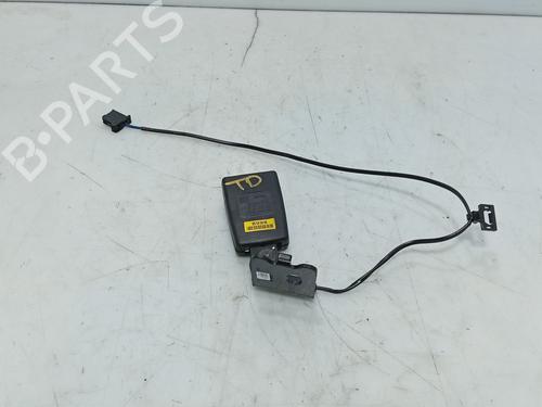 Używane Klamra pasa bezpieczeństwa CHEVROLET AVEO Hatchback (T300) 1.3 D (95 hp) 32305655