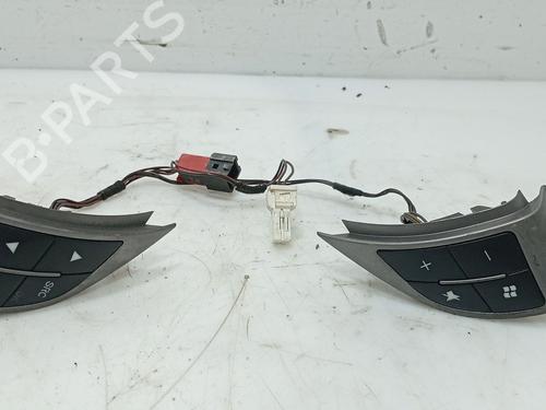 Used Steering wheel controls Steering wheel controls FIAT BRAVO II (198_) 1.9 D Multijet (198AXB1A) (120 hp) 33333402 33333402