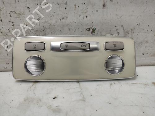 Używane Lampa oświetlenia wnętrza RENAULT LAGUNA III (BT0/1) 2.0 dCi (BT01, BT08, BT09, BT0E, BT0K, BT12, BT1C, BT1D,... (150 hp) 31106525