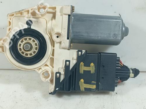 Rudehejsemotor bagstkærm venstre Rudehejsemotor bagstkærm venstre SEAT TOLEDO II (1M2) 1.6 16V (105 hp) 39695591 39695591
