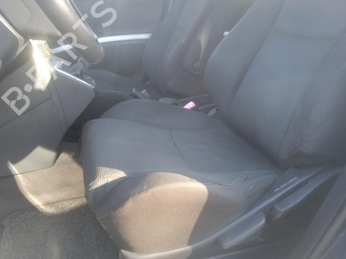 Right front fog light TOYOTA COROLLA Verso (ZER_, ZZE12_, R1_) 2.2 D-4D (AUR10_, AUR10R) | BP23218471C31 