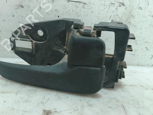 Used Front right interior door handle Front right interior door handle 18987613 18987613