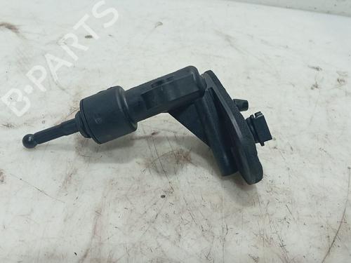 Used Clutch slave cylinder Clutch slave cylinder 37758082 37758082