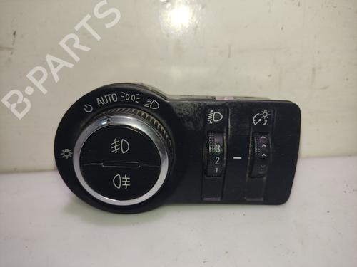 Used Headlight switch OPEL INSIGNIA A (G09) 2.0 CDTI (68) (131 hp) 23543089