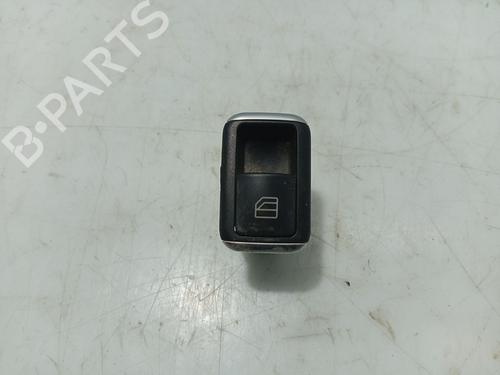 Używane Przełącznik szyby tylnej prawej MERCEDES-BENZ A-CLASS (W176) A 200 CDI / d (176.008) (136 hp) 31111423