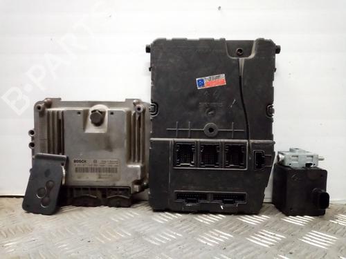 Used Engine control unit (ECU) Engine control unit (ECU) 18993859 18993859