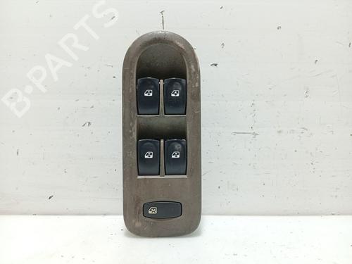 Used Left front window switch RENAULT CLIO III (BR0/1, CR0/1) [2005-2014]  31105803