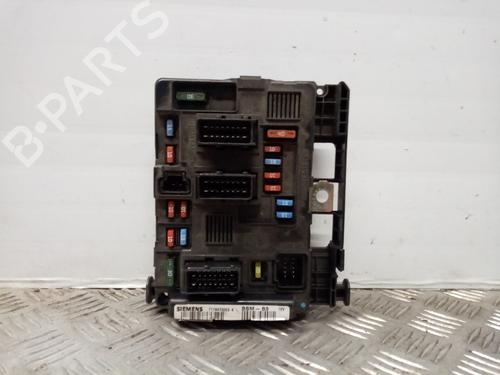 Used Fuse box Fuse box 18993857 18993857