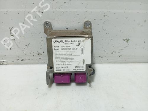 Used Electronic module KIA CARENS III MPV (UN) 2.0 CRDi 115 (115 hp) 31109038