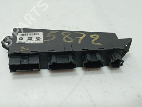 Used Electronic module Electronic module SKODA SUPERB I (3U4) 2.0 TDI (140 hp) 32686768 32686768