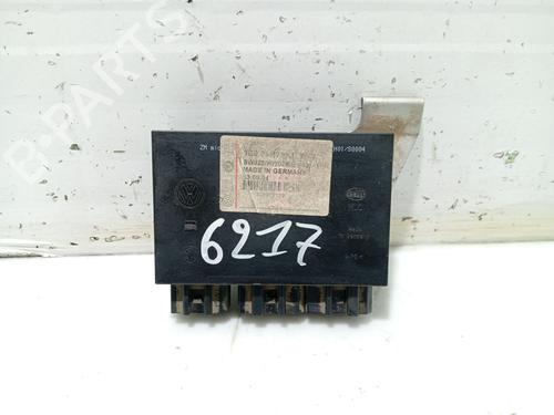 Commande Confort SEAT LEON (1M1) 1.6 16 V (105 hp) 31108882