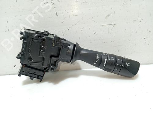 Comutador piscas / escovas TOYOTA AURIS Estate (_E18_) 1.8 Hybrid (ZWE186_, ZWE186R, ZWE186H) (136 hp) 31107988