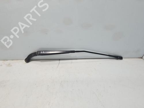 Used Front windshield wiper arm AUDI A3 Sportback (8VA, 8VF) 1.0 TFSI (115 hp) 31107457