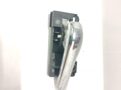 Used Front left interior door handle ALFA ROMEO 156 (932_) 1.6 16V T.SPARK (932.A4, 932.A4100) (120 hp) 31101385