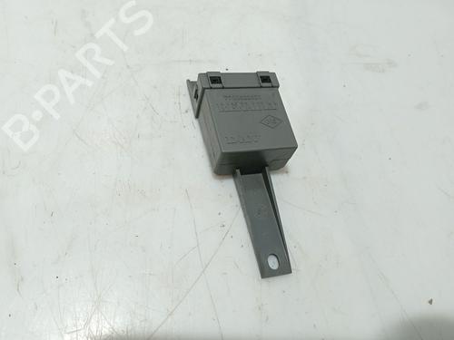 electronic-module-opel-vivaro-a-van-x83-2001-2002-2003-2004-2005-2006-2007-2008-2009-2010-2011-2012-2013-2014-2015-32026512 main image